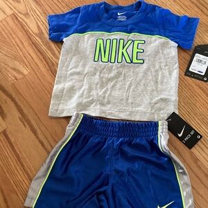 New-Nike boys short set size 12m